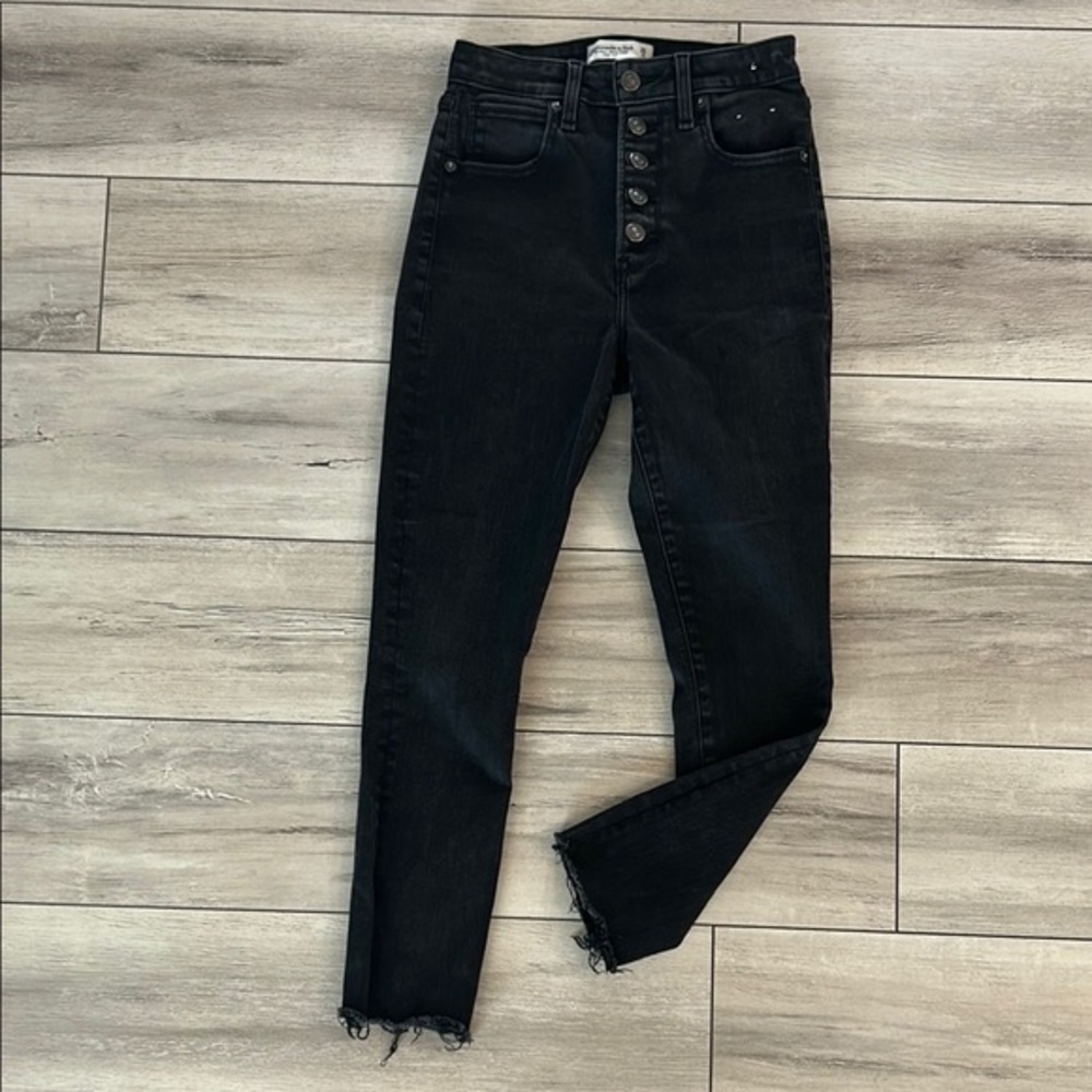 Abercrombie the super skinny ankle high rise jeans in black size 0 short